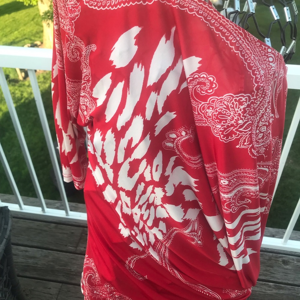 Off the shoulder - Picture 3 of 3